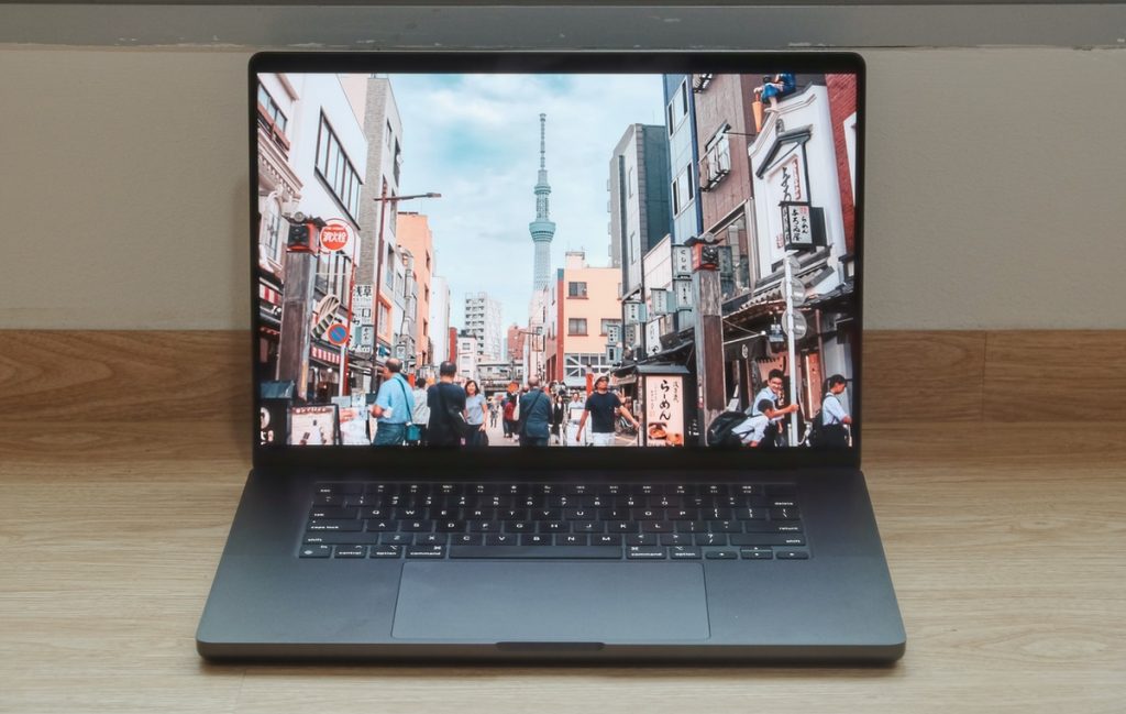 Apple MacBook Pro 16″ (M3 Max), Laptop Premium dengan Performa Monster