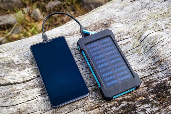 Power Bank Solar, Solusi Gadget Hemat Energi dan Ramah Lingkungan