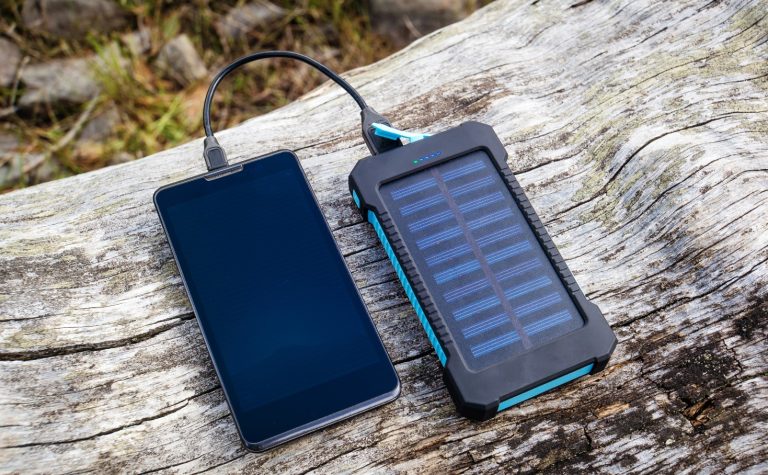 Power Bank Solar, Solusi Gadget Hemat Energi dan Ramah Lingkungan
